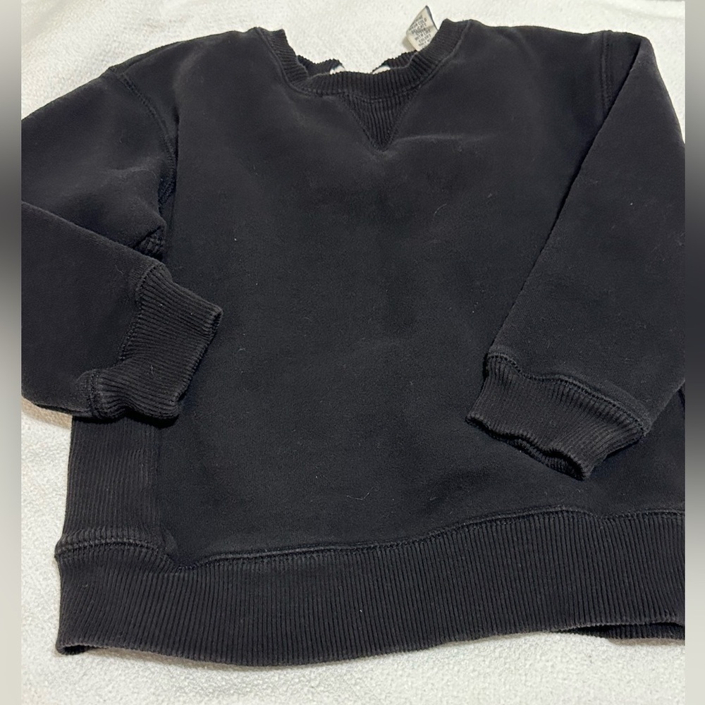 Boys barely worn long sleeved black sweatshirt, size M (5/6)
